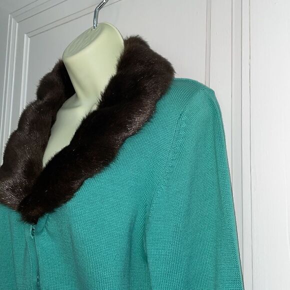 Ivy Jane light green acrylic/cotton/spandex cardigan/brown faux fur collar - Picture 4 of 8